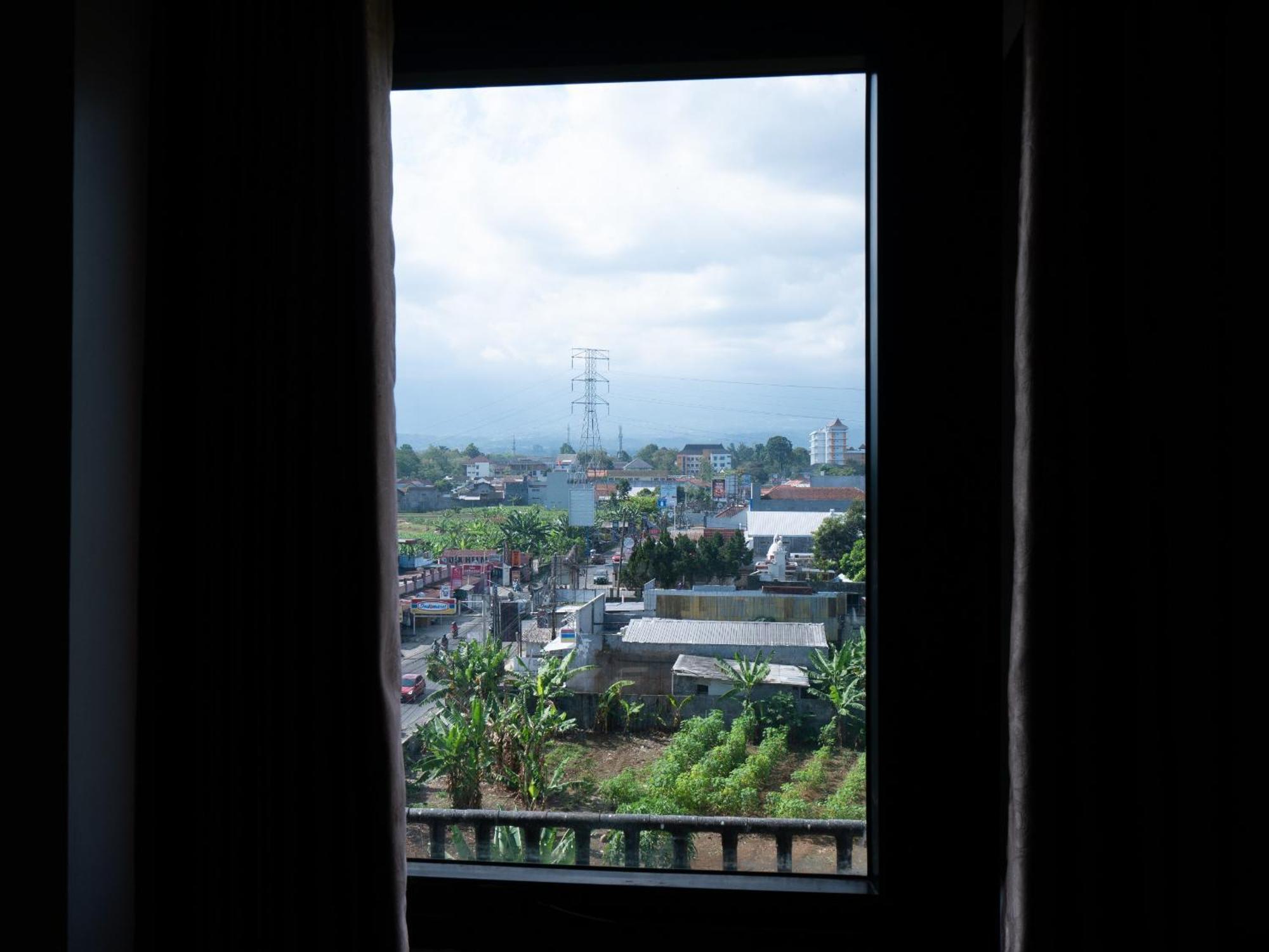 Meotel Purwokerto Exterior foto